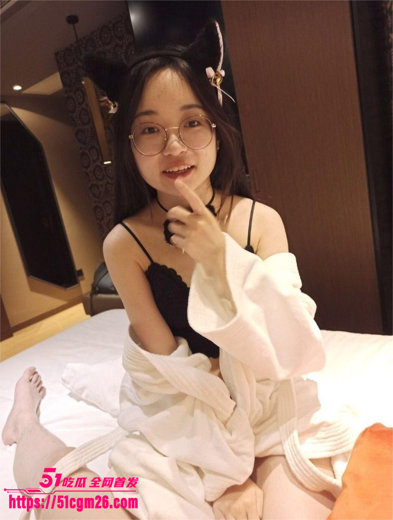 清纯学生妹酒店约炮视频 1 清纯学生妹酒店约炮视频 1