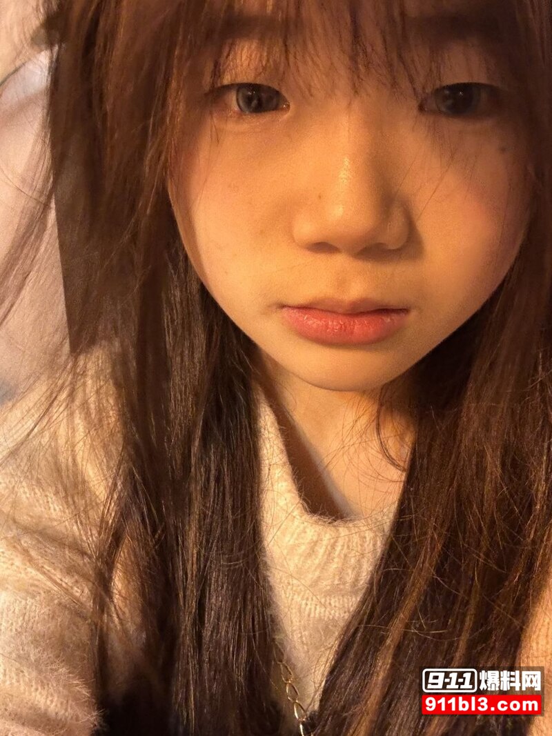 吴莹莹巨乳口爆 3 吴莹莹巨乳口爆 3