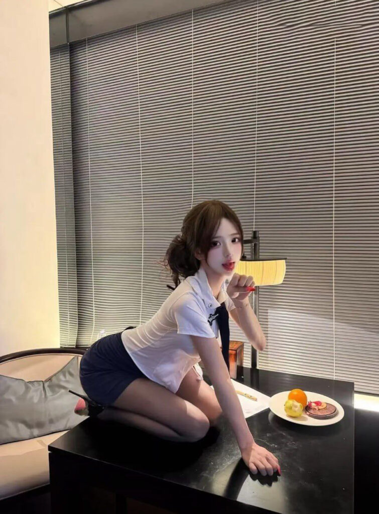网红福利姬李恩秀自拍日常爆火沉浸式体验咯咯哒的一天