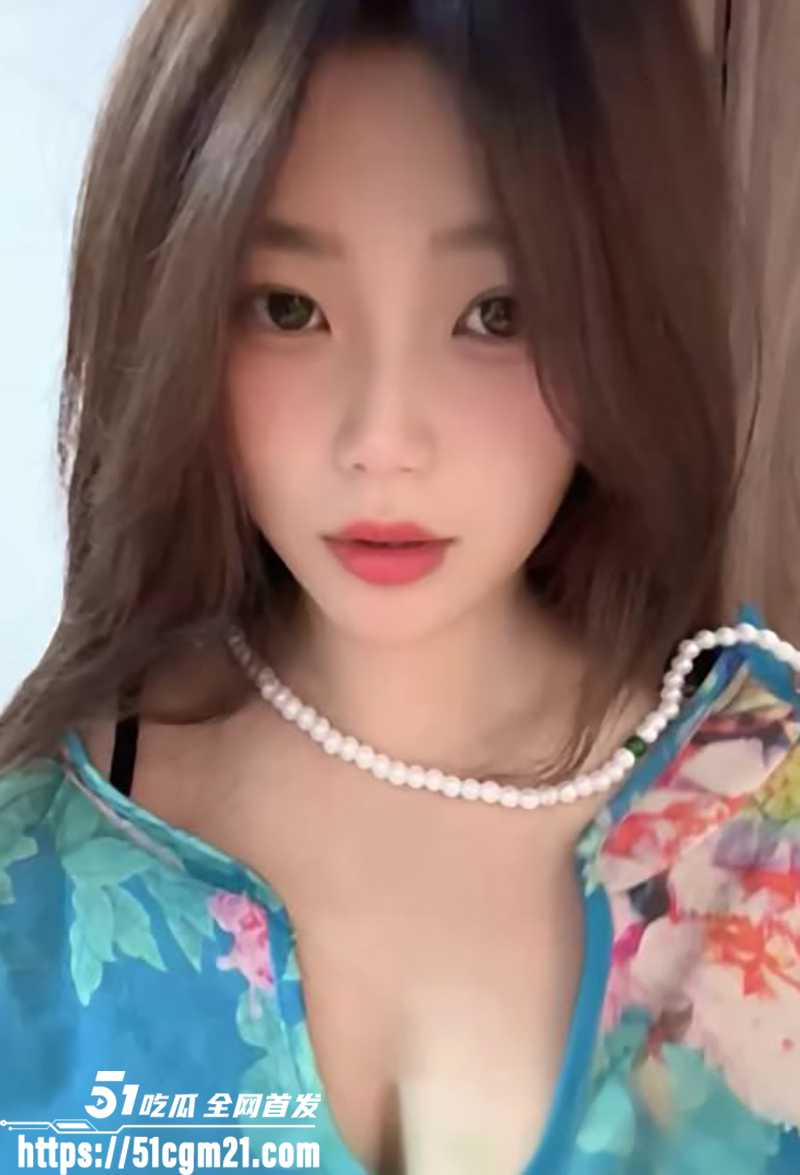 抖音30万粉丝极品G奶御姐苏菲呀与榜一大哥定制私拍流出9拷贝 抖音30万粉丝极品G奶御姐苏菲呀与榜一大哥定制私拍流出9拷贝