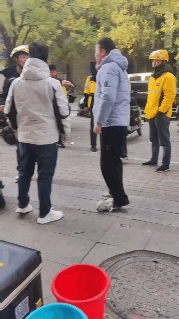 石家庄美团外卖站长克扣工资长期压榨外卖小哥被骑手捅伤