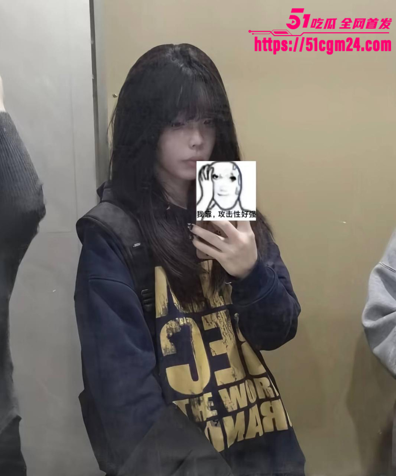 柳州学生妹 孙莹莹 服侍金主被无套后入爆操 2 柳州学生妹 孙莹莹 服侍金主被无套后入爆操 2