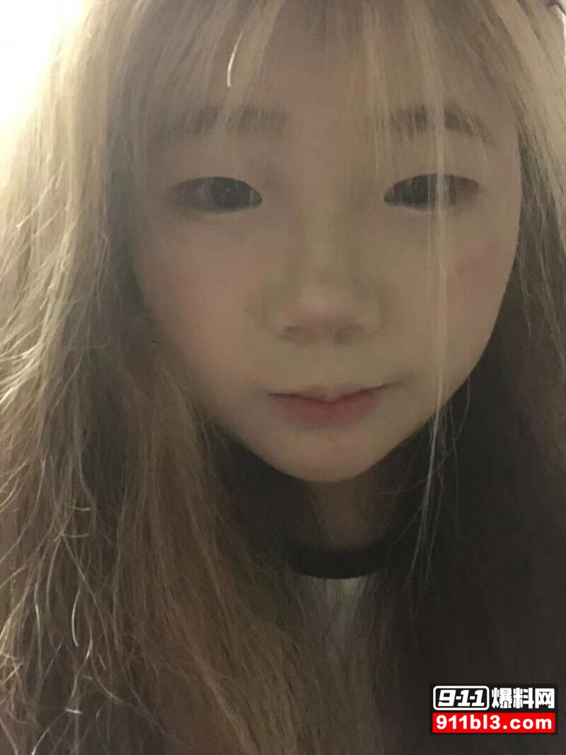 吴莹莹巨乳口爆 5 吴莹莹巨乳口爆 5