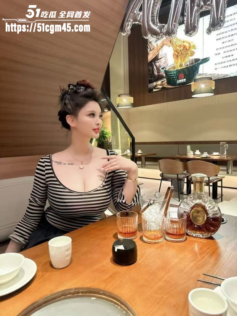 世界旅游小姐总冠军尤美裸聊发骚 2 世界旅游小姐总冠军尤美裸聊发骚 2