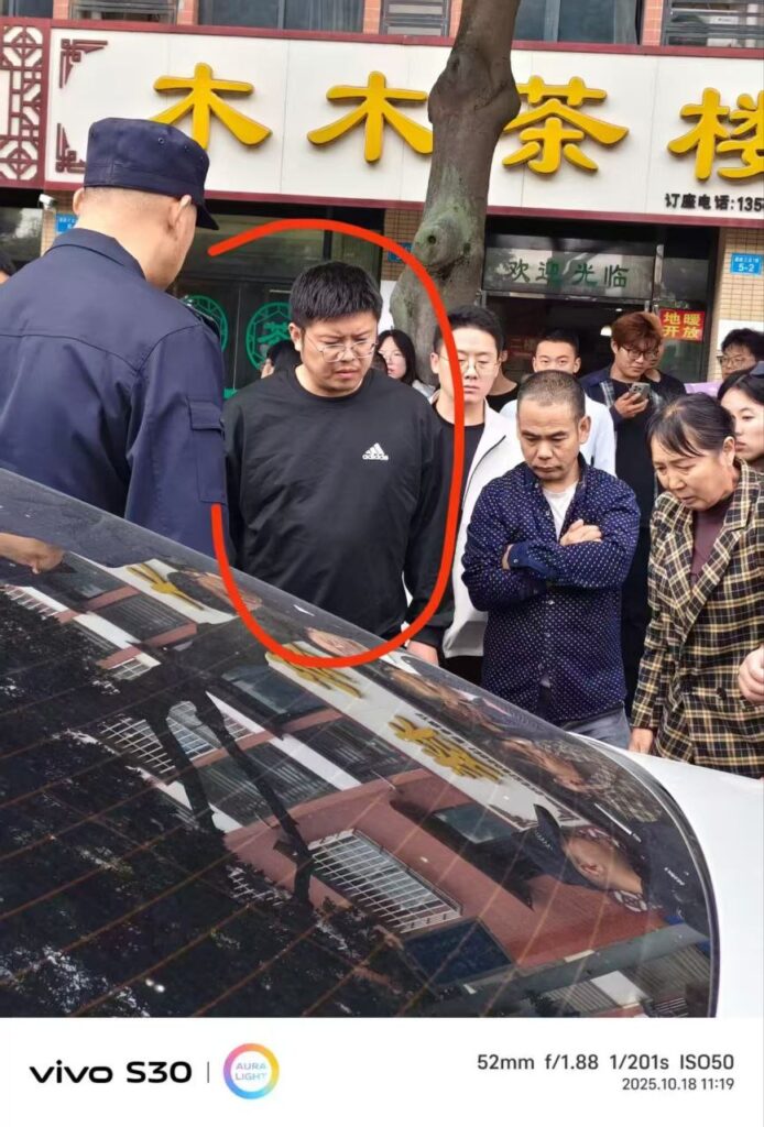 四川绵阳师范学院女大学生出轨有妇之夫被正宫校园抓歼
