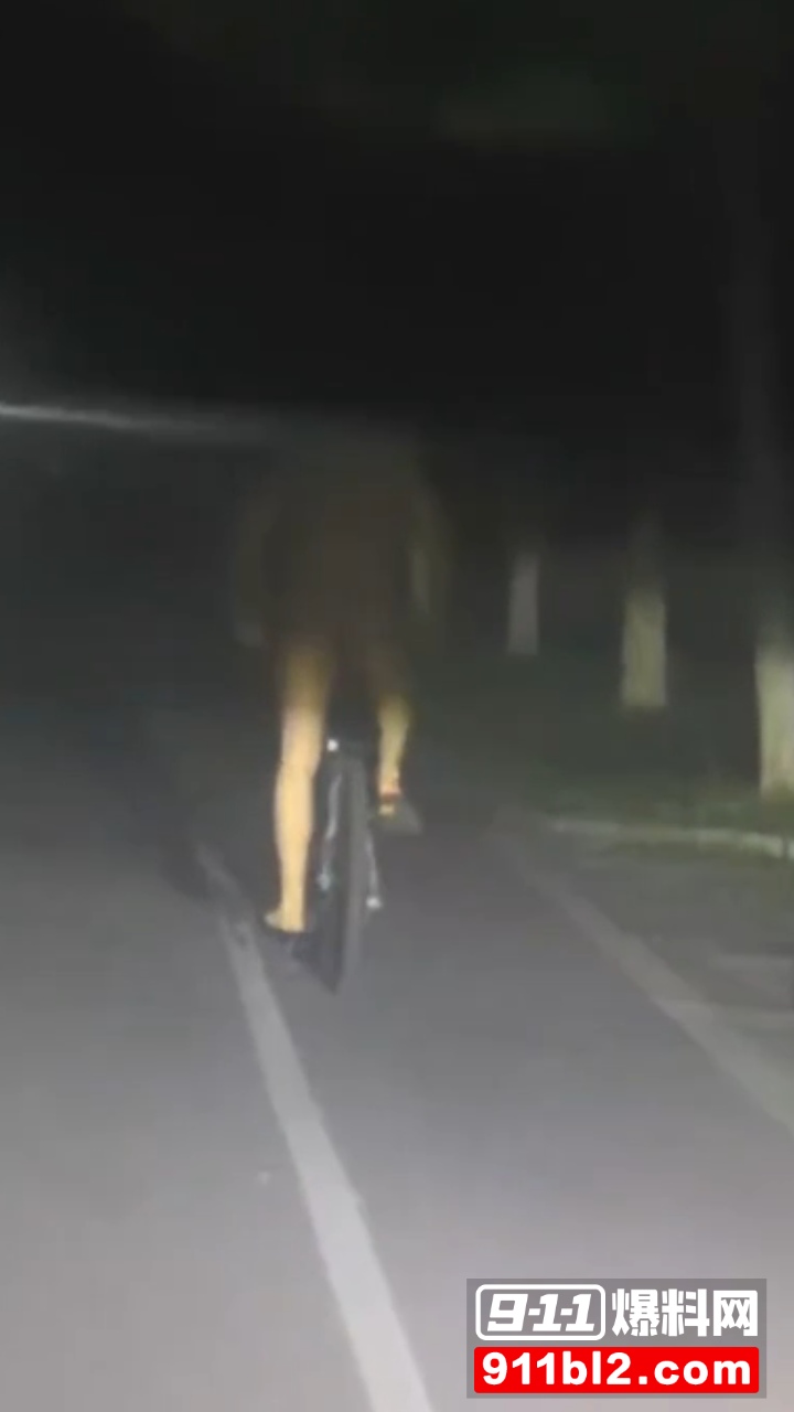 裸男裸奔3 裸男裸奔3