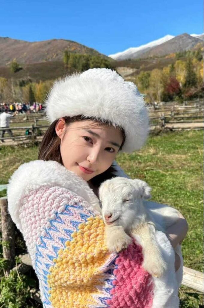 黄一鸣前男友怒撕渣女自曝背锅侠反遭背叛曝黄一鸣被包养