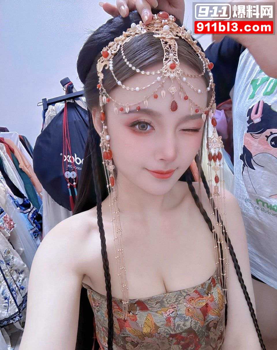 4 4
