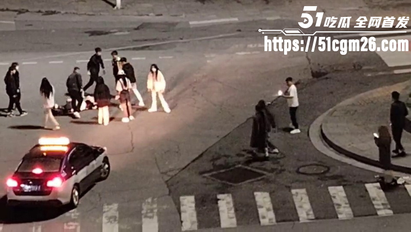19岁精神小伙精神小妹 马路约群架 3 19岁精神小伙精神小妹 马路约群架 3