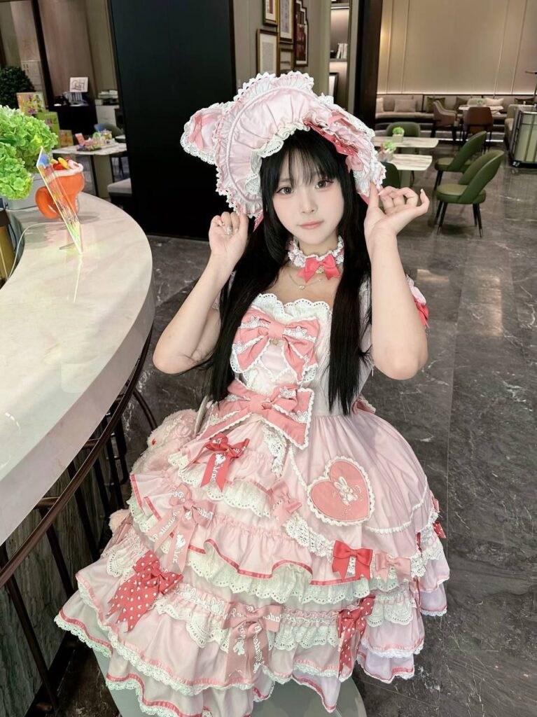 网黄福利姬转战抖音暗黑coser洛宝大尺度付费视频流出