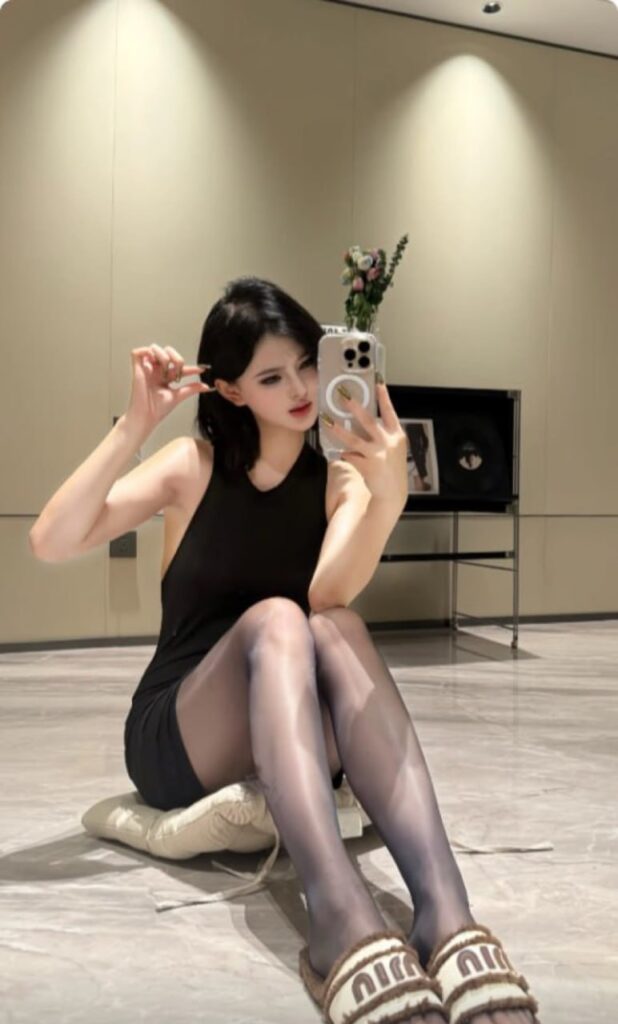 58万粉丝抖音长腿禁欲系御姐兰酱大尺度露脸私拍福利