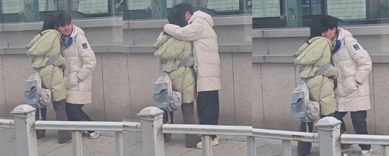 别扣了别扣了火车都要晚点了小情侣离别前当众疯狂疏通下水道