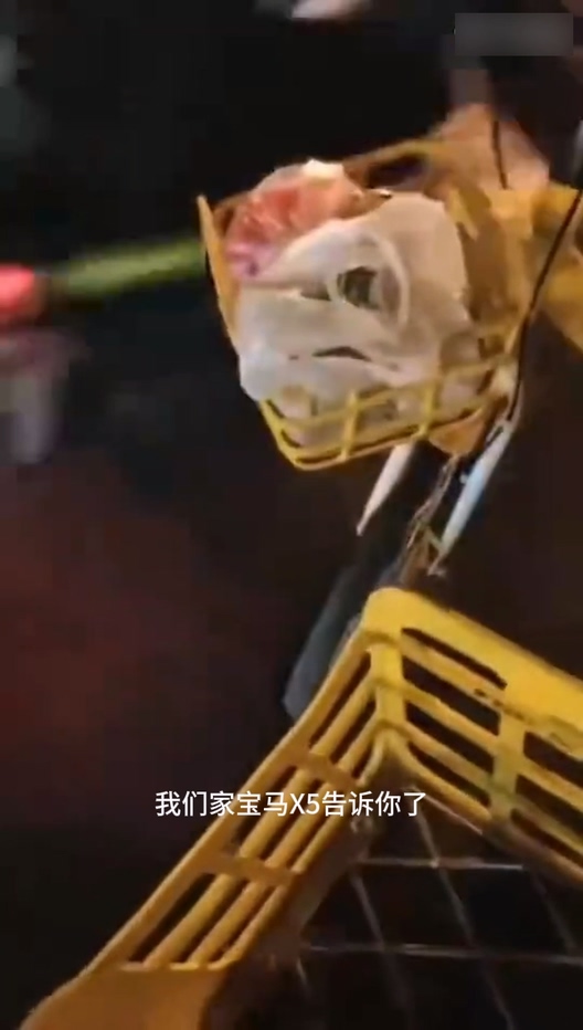 我听交警的升级版xxn逆行再次惹祸家有宝马却爱骑行
