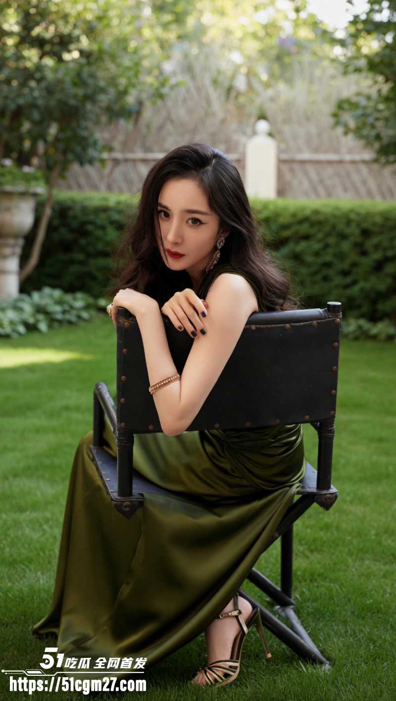 顶流女星 杨幂 出席活动现孕肚 3 顶流女星 杨幂 出席活动现孕肚 3
