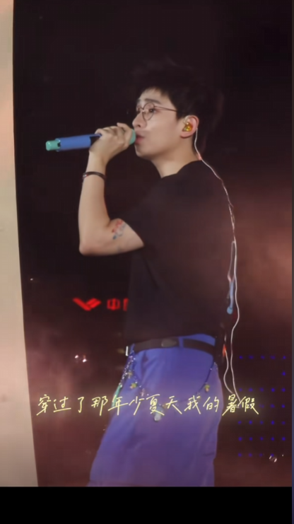 型男歌手被约束训练130万粉抖音歌手焦迈奇密室视频