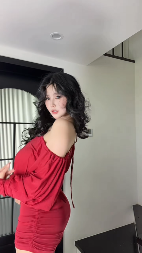 106万粉丝抖音微胖女神肉装杨玉环私密1v1视频外流