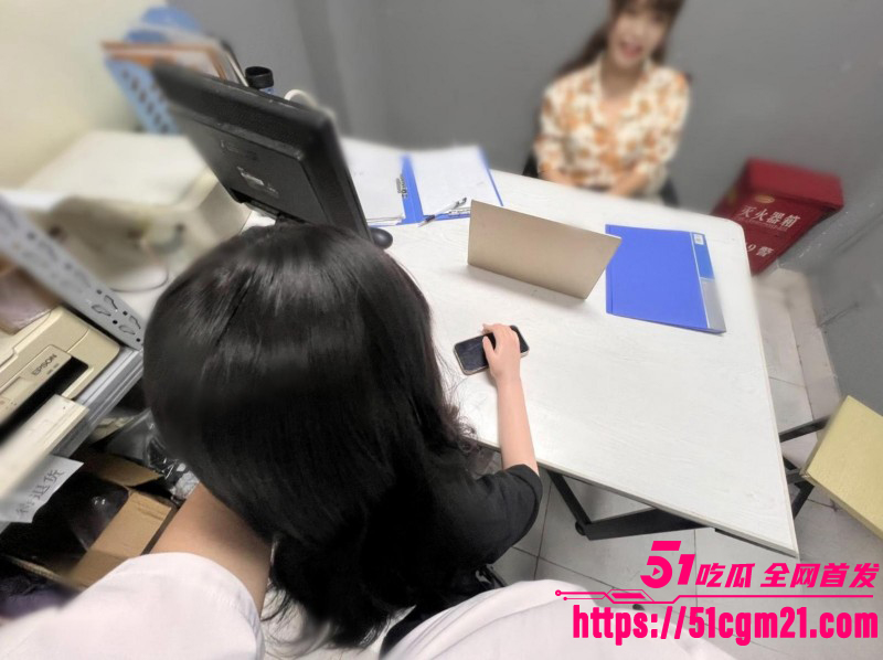 舅妈的爱情故事在女友背后扣逼01 舅妈的爱情故事在女友背后扣逼01