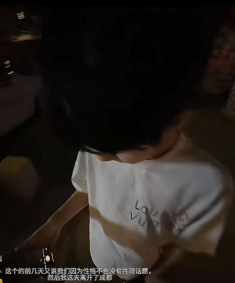 350粉丝抖音纯情网红少涵自曝男友伍六七出轨睡粉