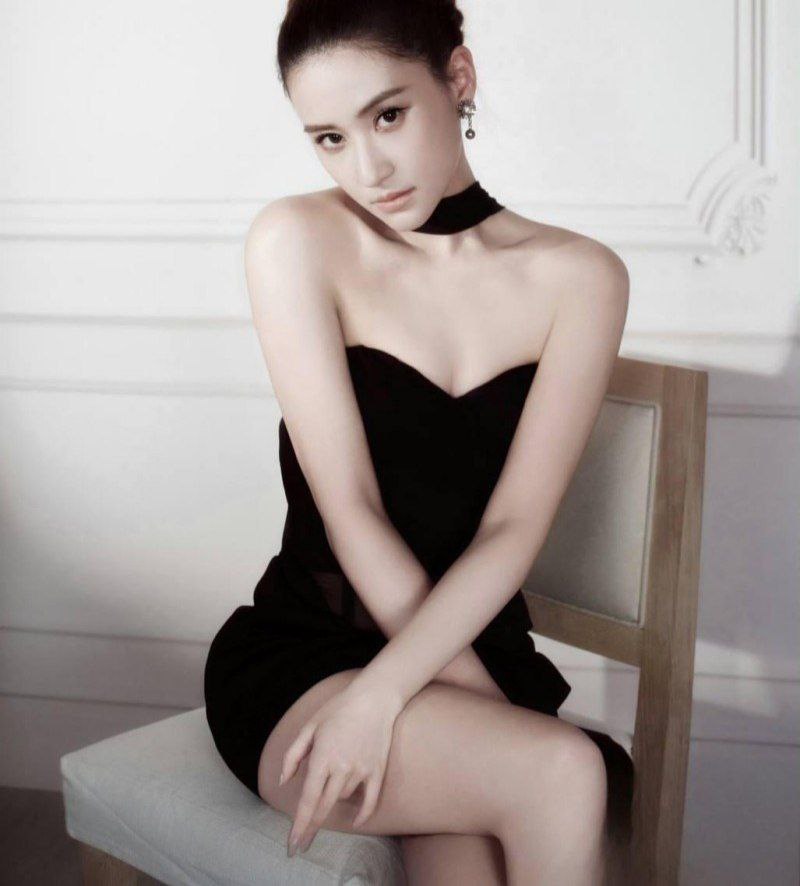 软饭硬吃凤凰男演员窦骁背叛赌王千金何超莲与前女友藕断丝连