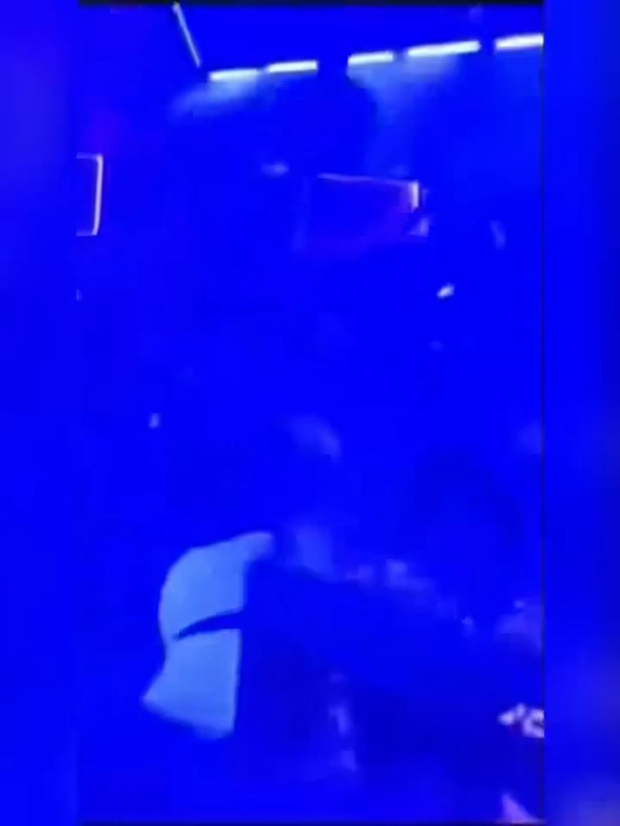我的男人你也敢动福州mk酒吧陪酒小妹惨遭三女围攻