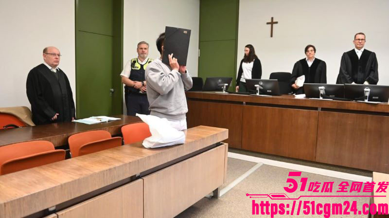 在德博士钟义迷奸女友7次 13 在德博士钟义迷奸女友7次 13