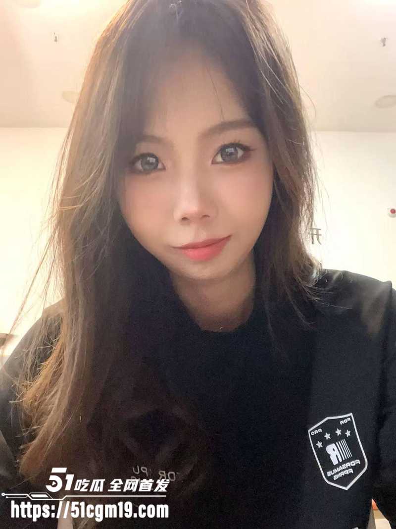 3 3