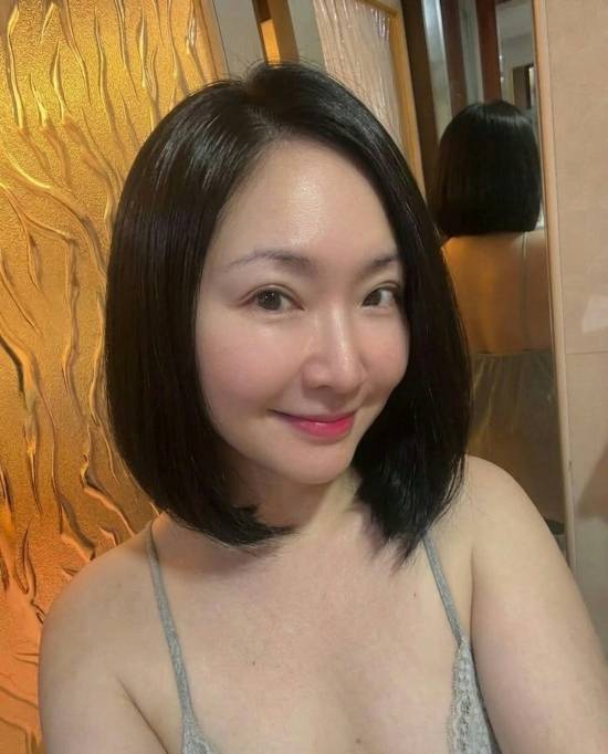 TVBS台湾不老女神王俐人突然宣布下海swag直播展示上围
