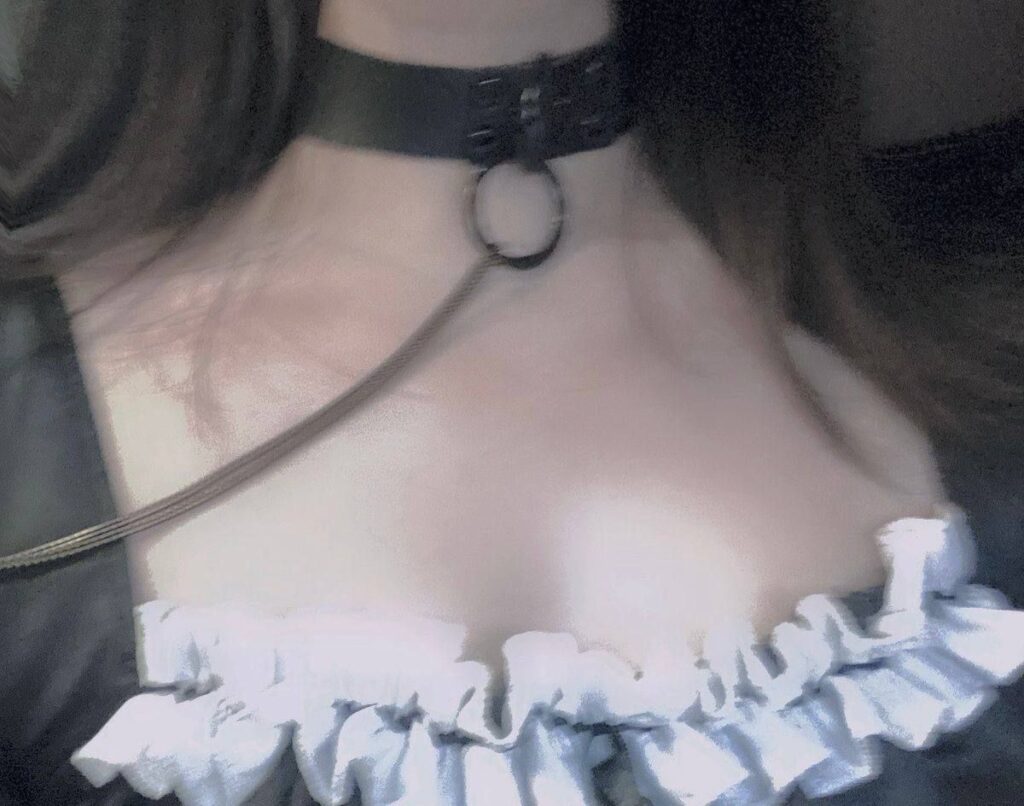 抖音小网红羊咩咩清纯嫩妹下海会议室私密直播曝光