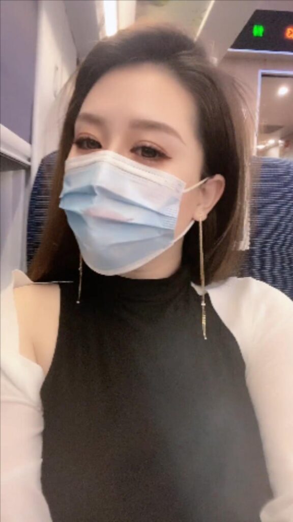 82万粉丝抖音擦边少妇牛扔秋刀姨私拍福利视频曝光