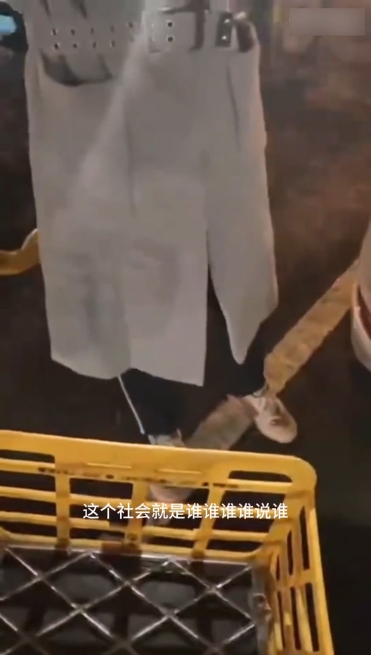 我听交警的升级版xxn逆行再次惹祸家有宝马却爱骑行