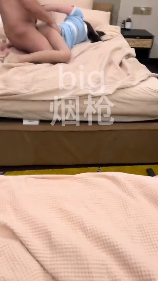 福利姬擦边新套路好利来蛋糕店员工制服变成人用品