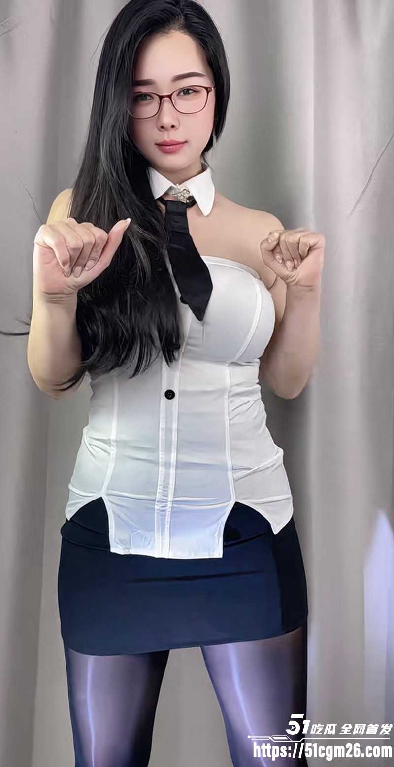 快手网红熟女 安然 超淫自慰秀 2 快手网红熟女 安然 超淫自慰秀 2