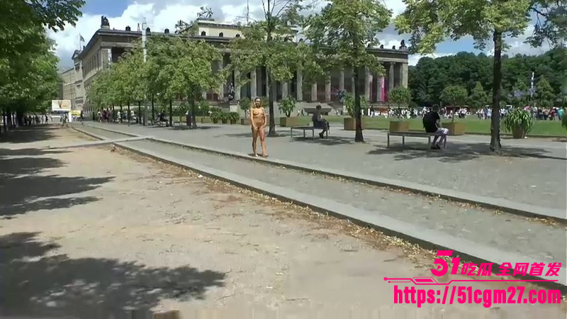 欧美反差女神全裸出行 无视游客户外露出 3 欧美反差女神全裸出行 无视游客户外露出 3