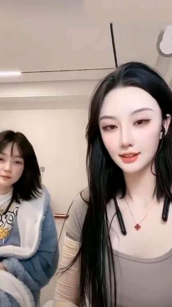 抖音百万粉丝传奇封号王丁姐三进宫名场面视频曝光