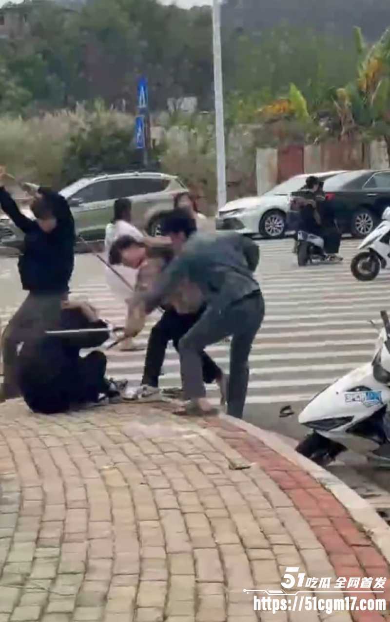精神小伙打架现场 2 精神小伙打架现场 2