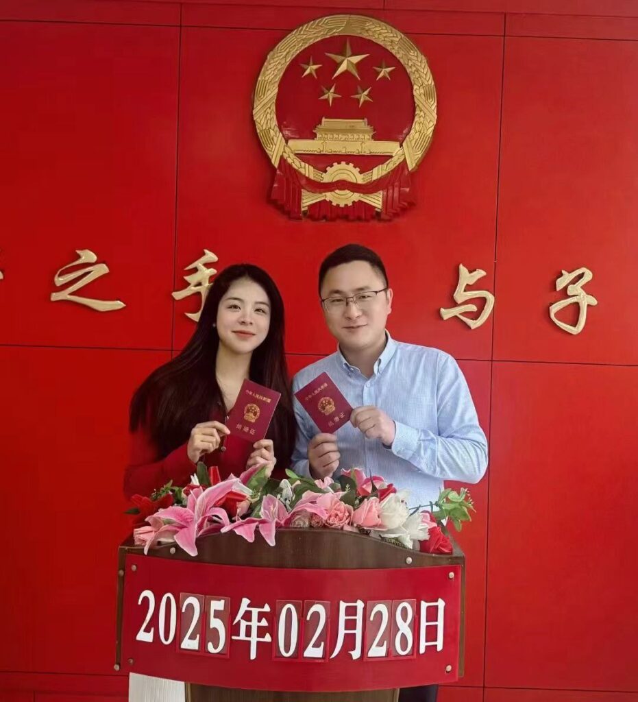 广西东兴产投董事长周玉财婚内出轨被抓现行小三反告强J