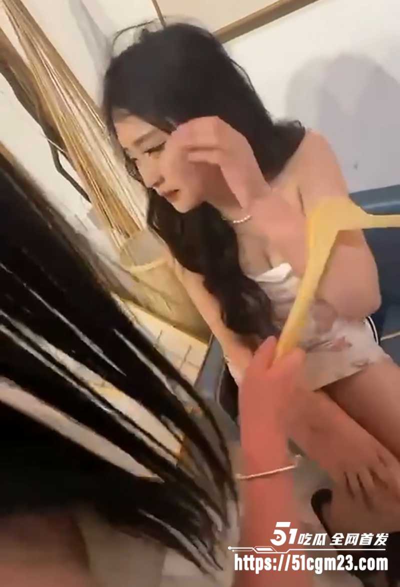 超甜长发少女被精神小妹嫉妒霸凌 3 拷贝 超甜长发少女被精神小妹嫉妒霸凌 3 拷贝