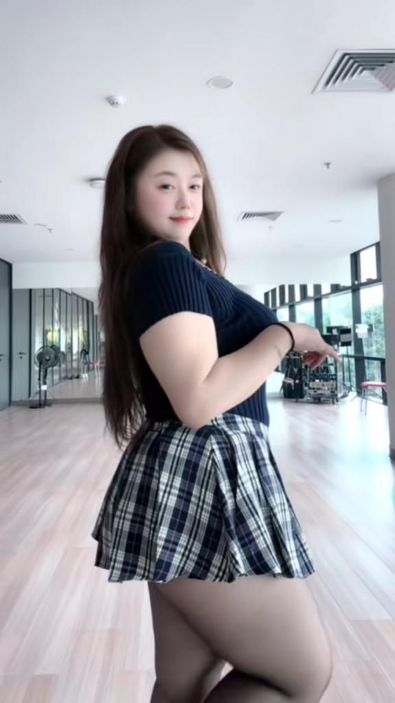 48万粉丝抖音bbw网红Christina璐璐滤镜破碎下海私拍视频流出