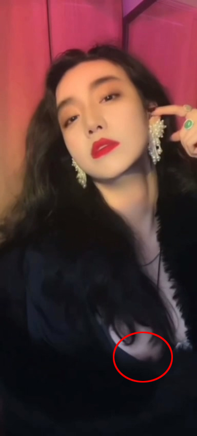 百万粉丝抖音网红猫咪爱吃鱼网传ins直播曝光露点视频