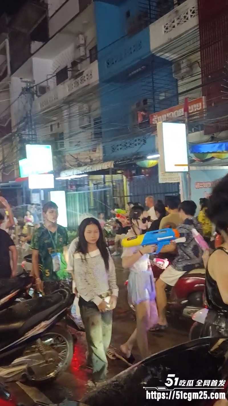 19岁广东妹 小阳 泼水节泰国游 被卖缅甸园区 19 19岁广东妹 小阳 泼水节泰国游 被卖缅甸园区 19