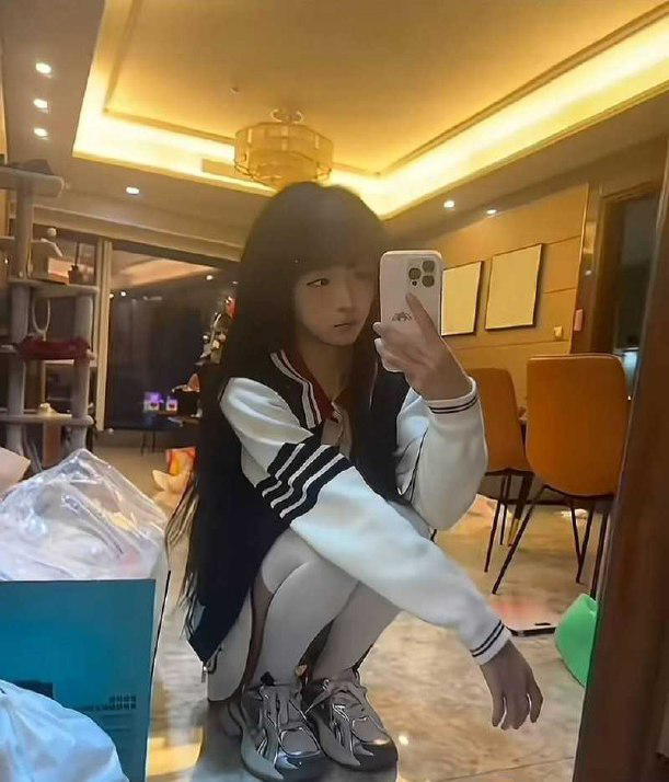 350粉丝抖音纯情网红少涵自曝男友伍六七出轨睡粉