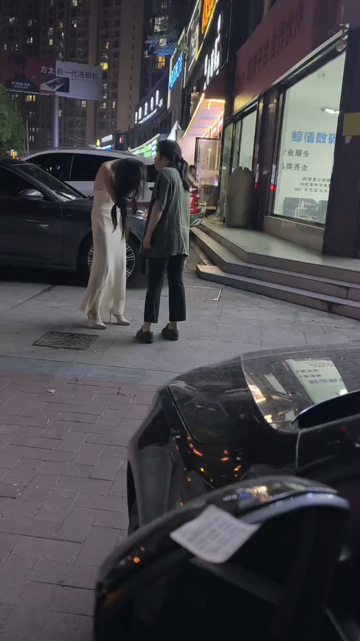 逆天伦理大瓜正妻当街抓歼羞辱小三跳河正妻上吊