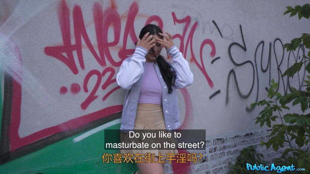 海外版真心话大冒险捷克街头搭讪大师路边偷偷自摸的妹子
