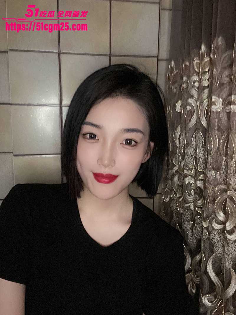 山东大奶淫妻 周叶 婚后和男友偷情 1 山东大奶淫妻 周叶 婚后和男友偷情 1