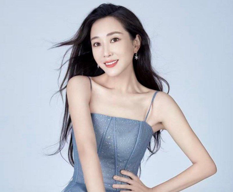 内娱好男人严屹宽人设崩溃发妻杜若溪曝光家暴出轨打孩子