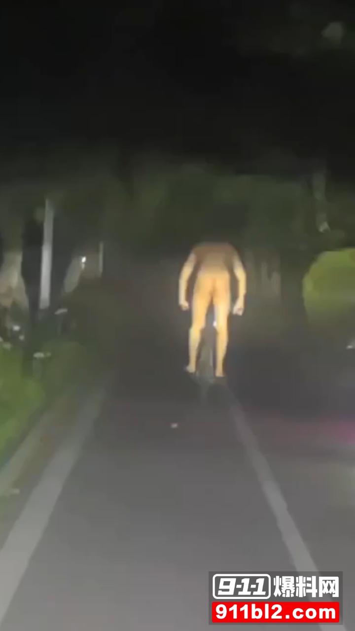 裸男裸奔4 裸男裸奔4