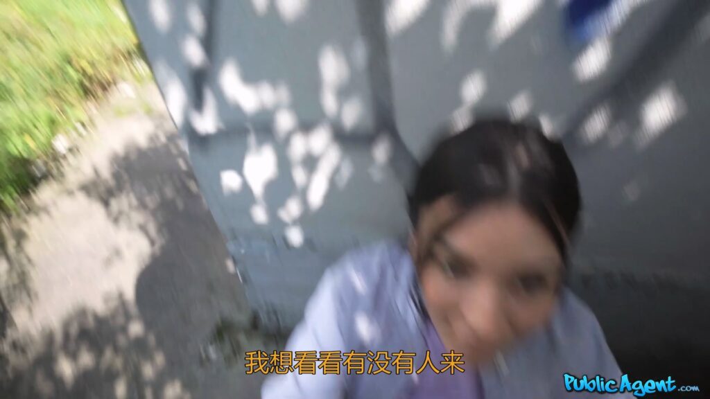 海外版真心话大冒险捷克街头搭讪大师路边偷偷自摸的妹子