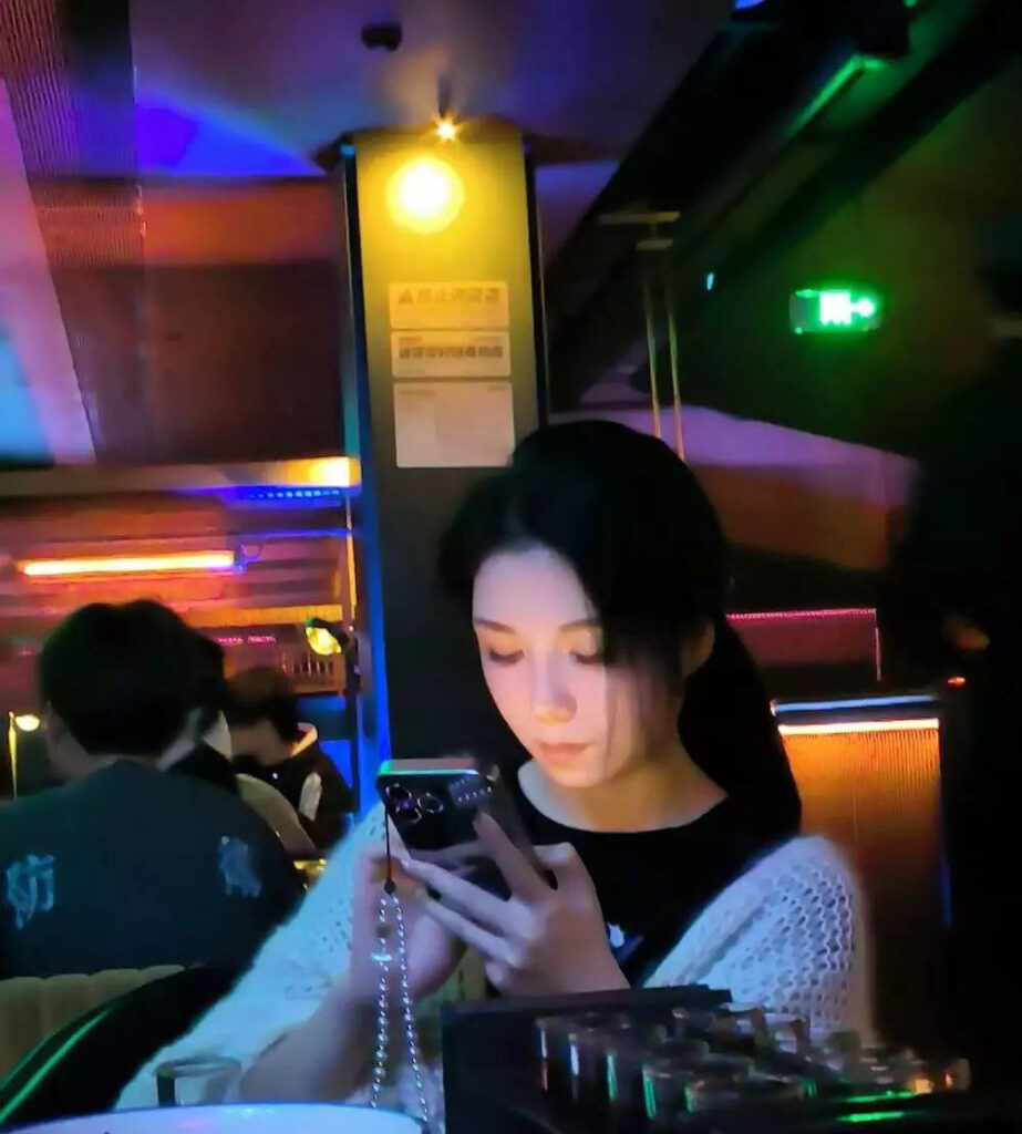 英雄联盟LPL职业选手蔡子俊铁粉千里送爱渣男却只想做朋友