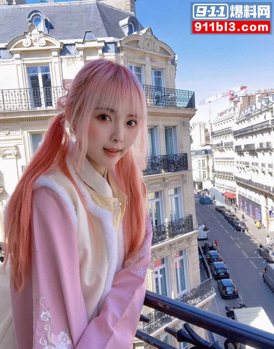 3 3