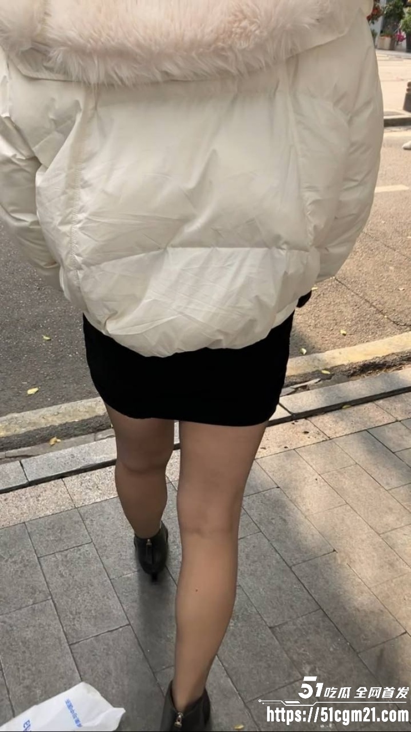 爱吃饺子和嫂子和嫂子车震做爱01 爱吃饺子和嫂子和嫂子车震做爱01